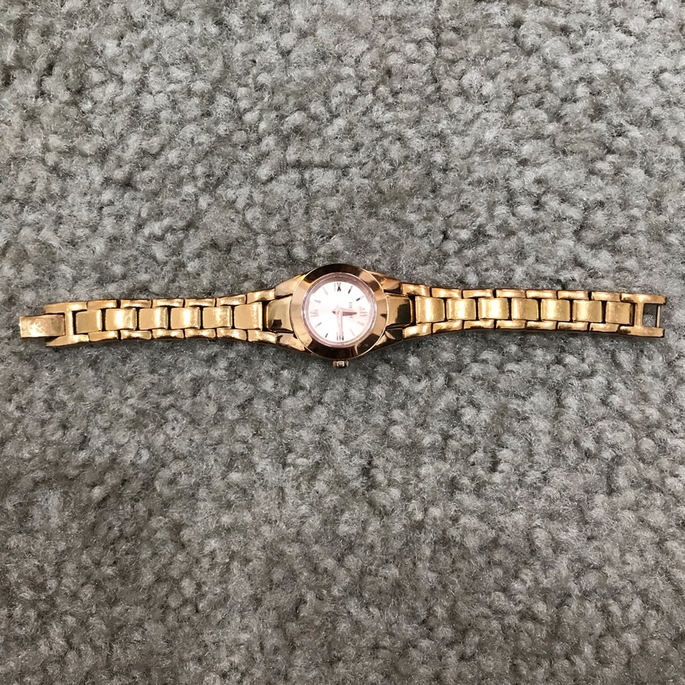 🎉FREE W/ ANY PURCHASE🎉 Rose gold watch